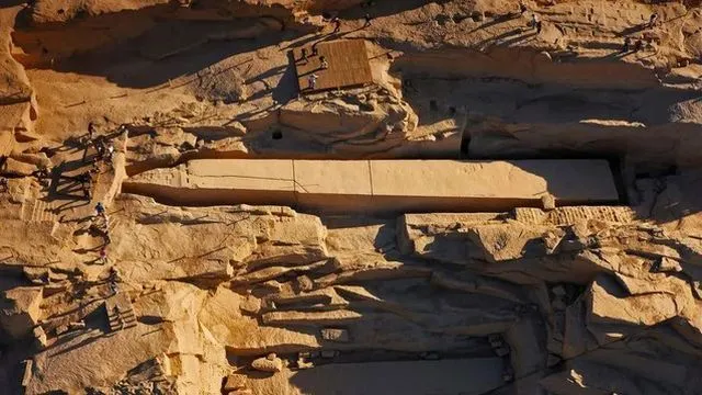 未完成的方尖碑.webp